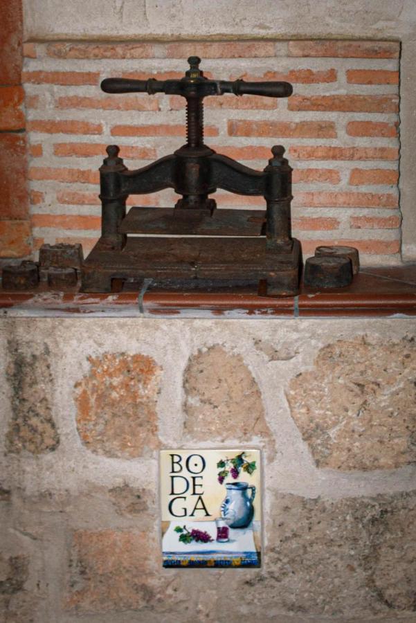 Casa Rural La Bodega, Ofrece Cata De Vino Gratis Horche Zewnętrze zdjęcie