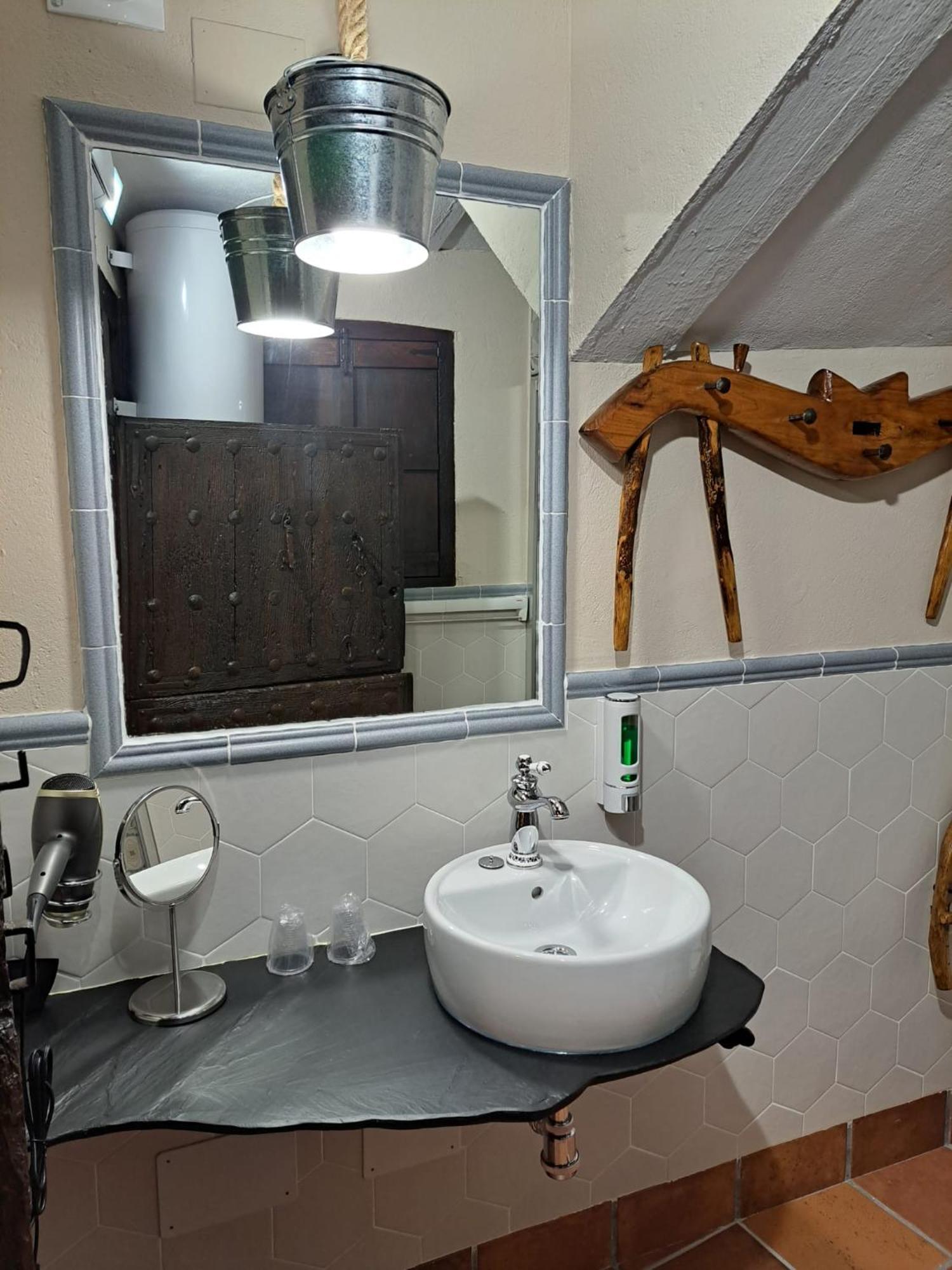 Casa Rural La Bodega, Ofrece Cata De Vino Gratis Horche Zewnętrze zdjęcie